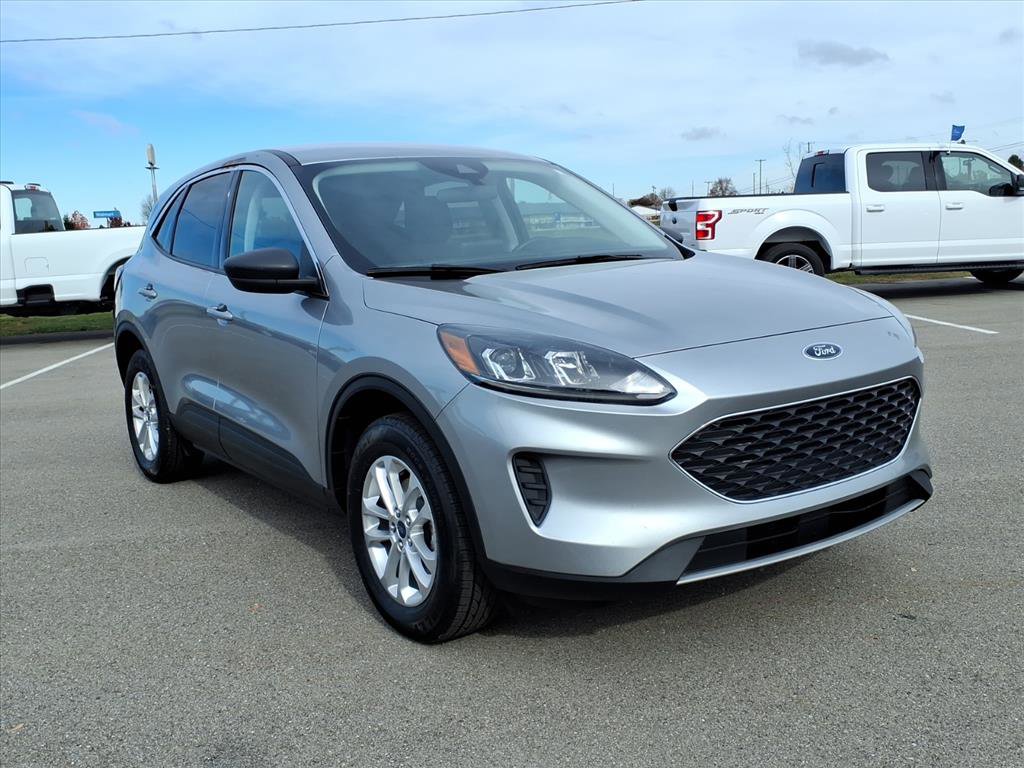 Used 2022 Ford Escape SE w/ Cold Weather Package image 3