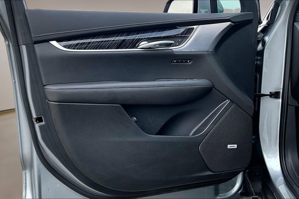 Certified 2025 Cadillac XT6 Premium Luxury AWD/4WD image 18