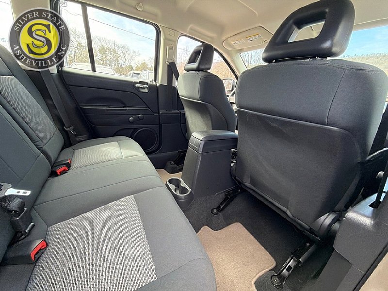 Used 2009 Jeep Compass Sport FWD image 18