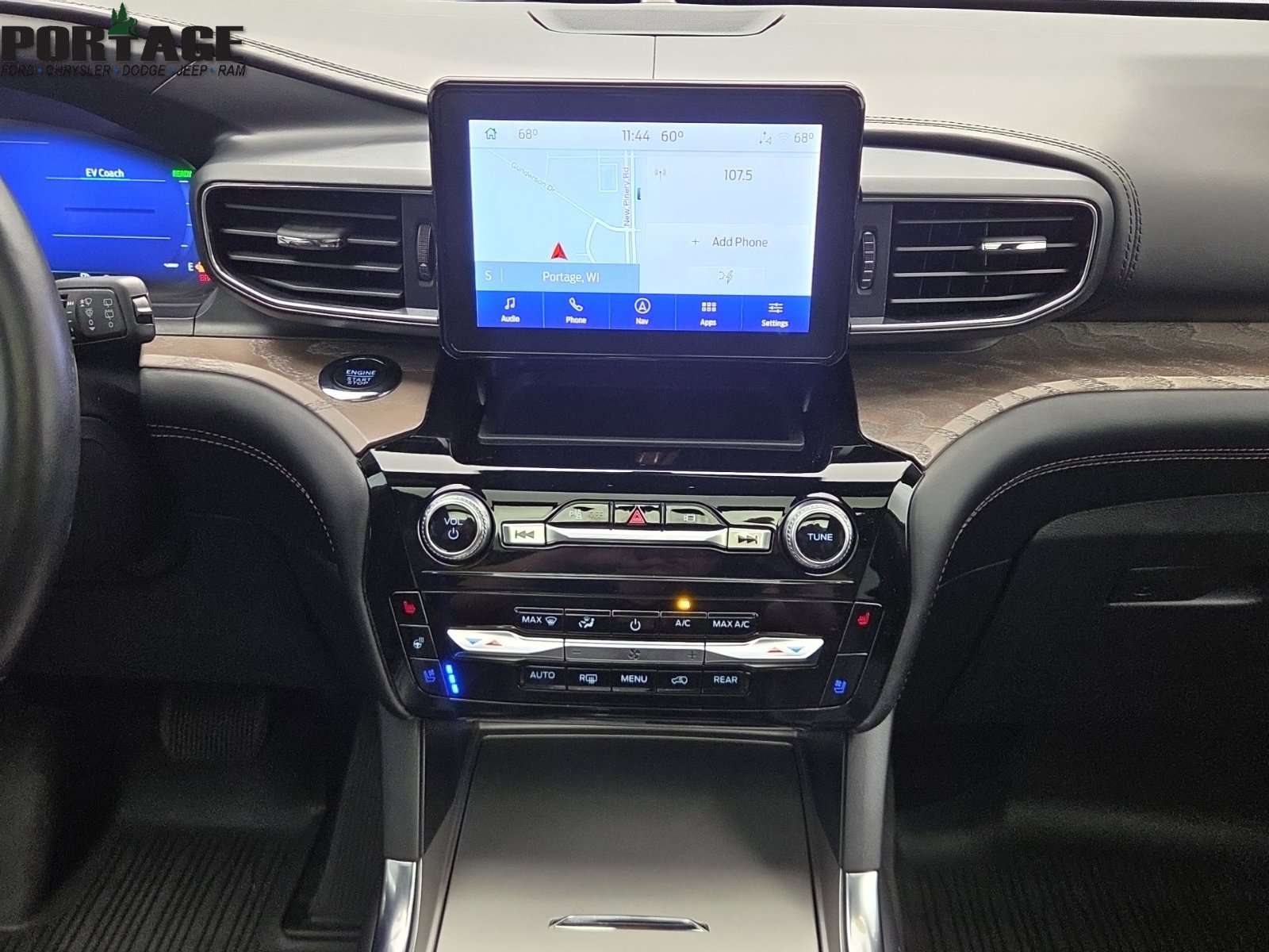 Used 2022 Ford Explorer Platinum w/ Class IV Trailer Tow Package AWD/4WD image 27