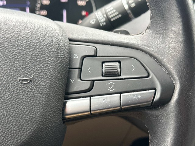 Used 2023 Cadillac XT4 Luxury FWD image 24