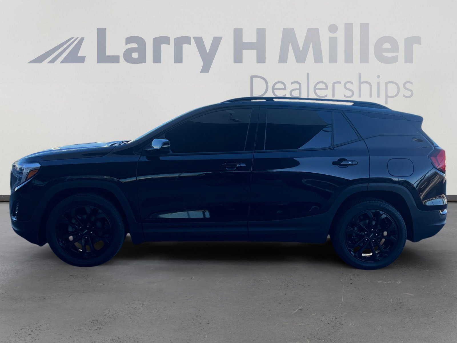 Used 2020 GMC Terrain SLT w/ Preferred Package image 2