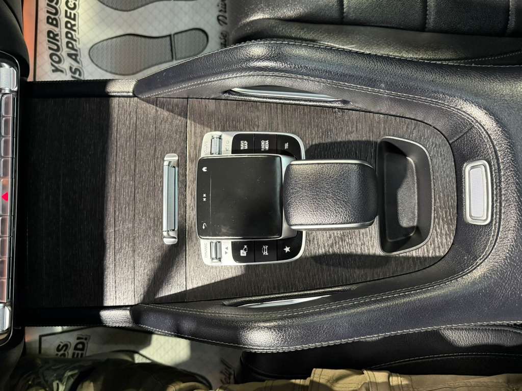 Used 2020 Mercedes-Benz GLE 350 4MATIC w/ Premium Package image 15