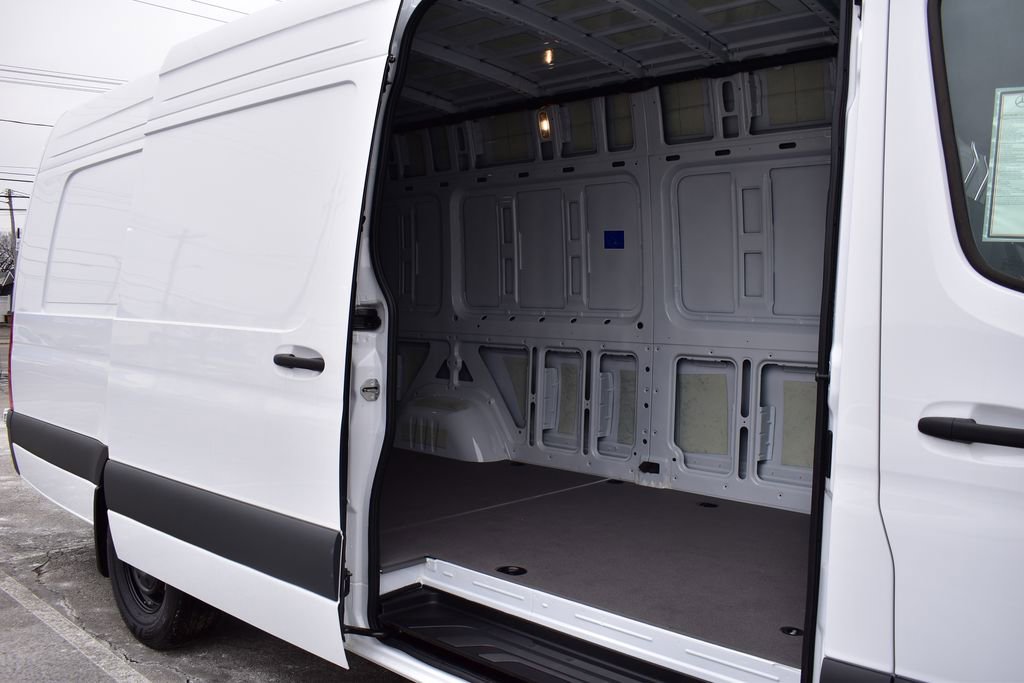 Certified 2025 Mercedes-Benz Sprinter 2500 image 32