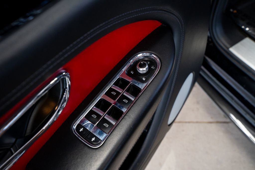 Used 2022 Bentley Bentayga AWD/4WD image 28