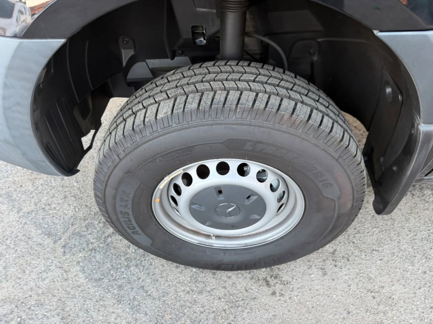 Used 2022 Mercedes-Benz Sprinter 2500 image 28