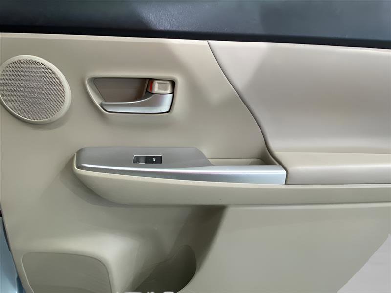 Used 2014 Toyota Prius V Five image 22