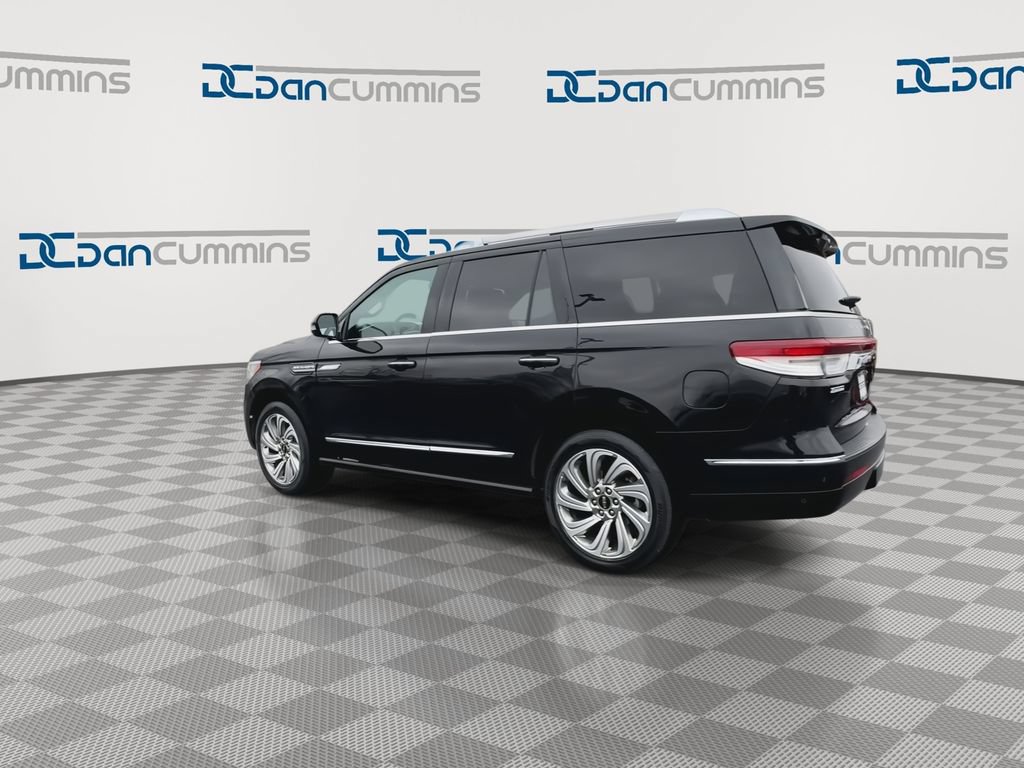 Used 2024 Lincoln Navigator Reserve AWD/4WD image 6