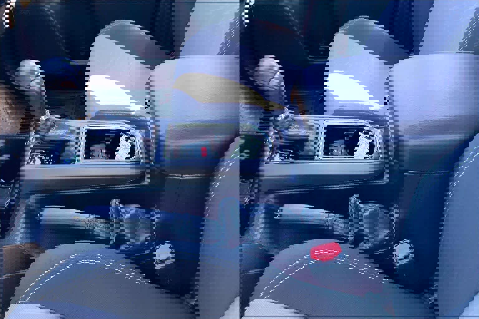 Used 2022 Toyota Tacoma TRD Off-Road image 14