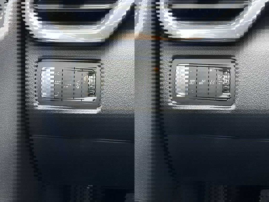 New 2026 GMC Acadia Denali w/ Super Cruise Package image 18