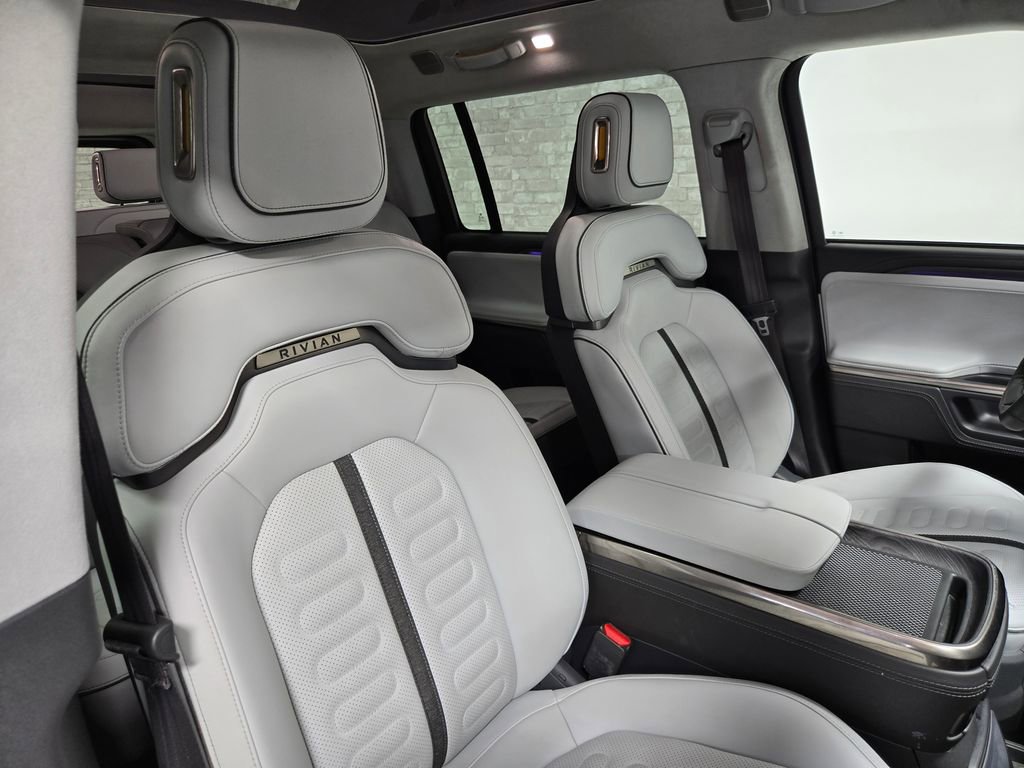 Used 2023 Rivian R1S Launch Edition image 58
