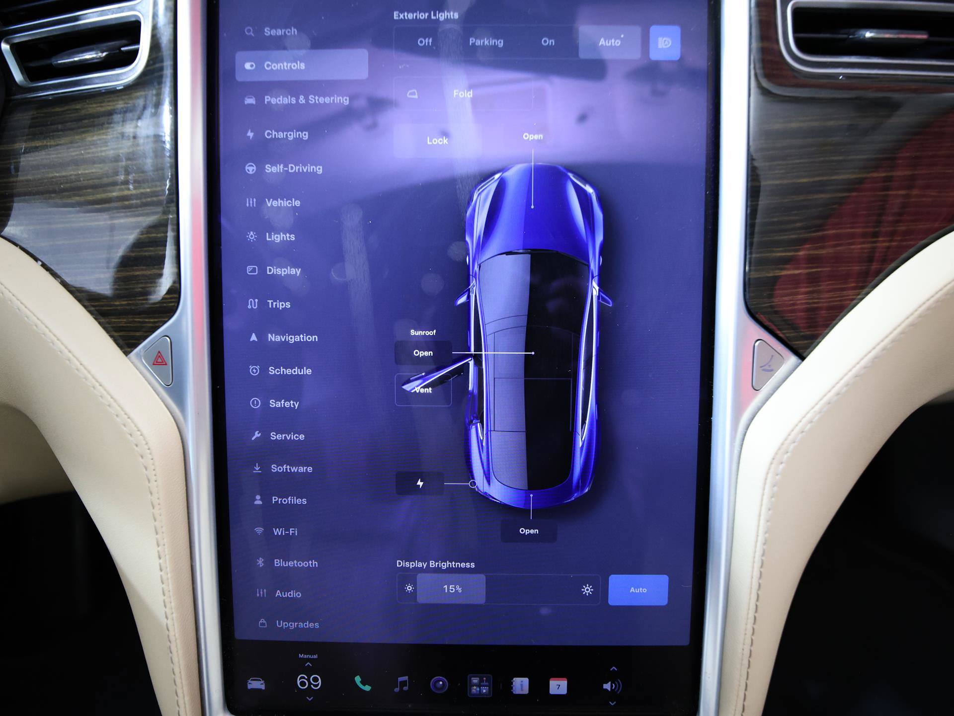 Used 2015 Tesla Model S 85 RWD image 22