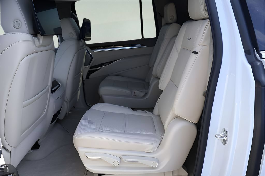 New 2026 Cadillac Escalade ESV Platinum Luxury AWD/4WD image 12