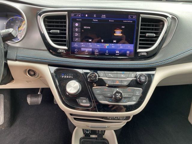 Used 2021 Chrysler Pacifica Touring-L FWD image 25