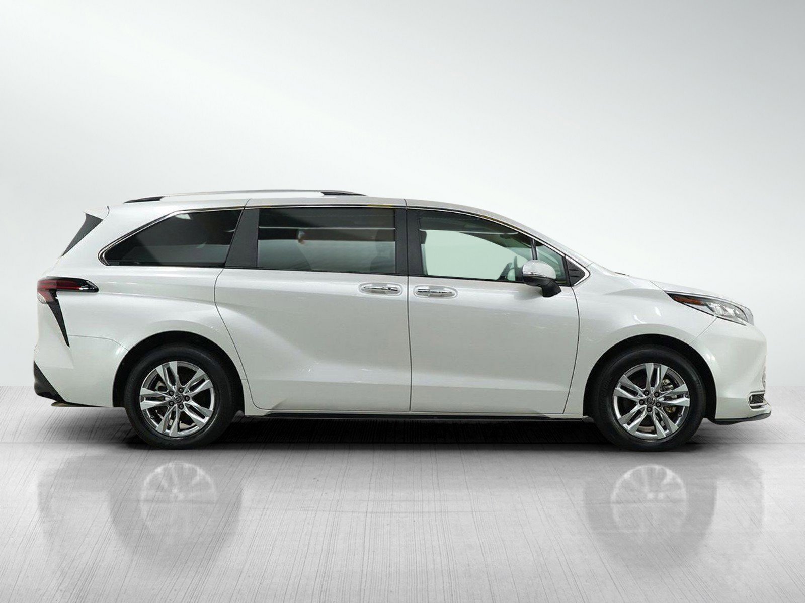 New 2024 Toyota Sienna Limited image 7