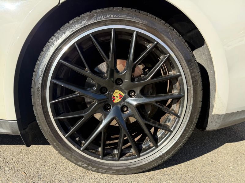 Used 2018 Porsche Panamera 4S image 24
