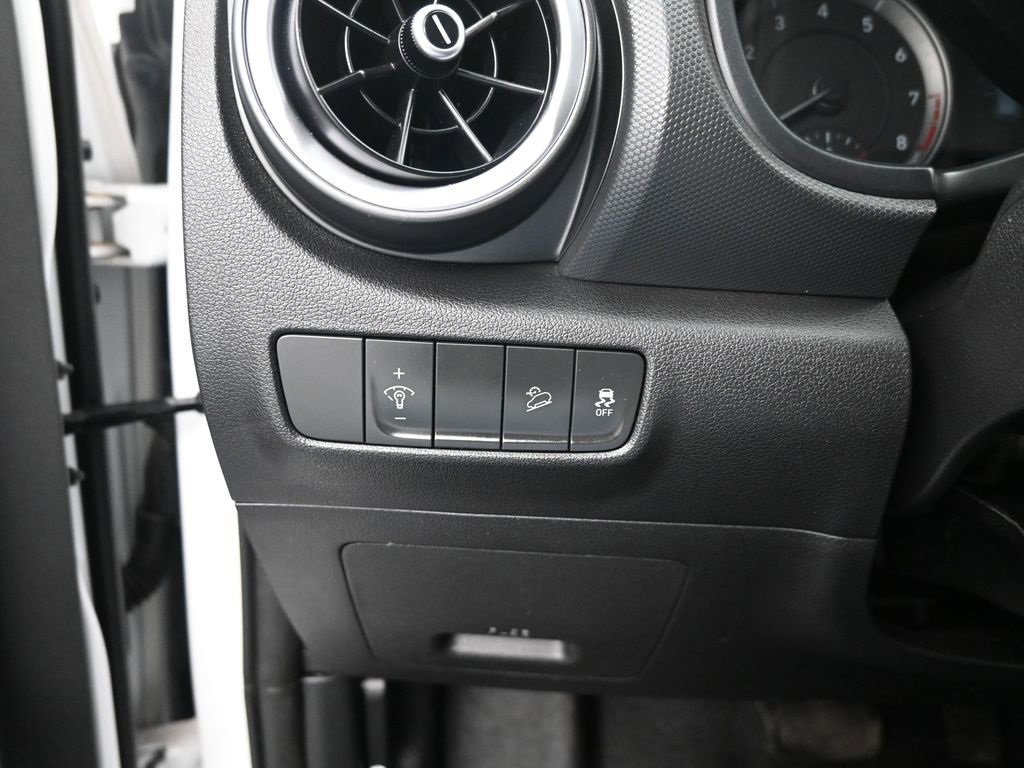 Used 2023 Hyundai Kona SEL w/ Cargo Package image 28