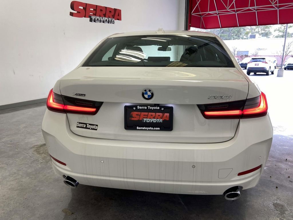 Used 2025 BMW 330i xDrive Sedan w/ Convenience Package image 4