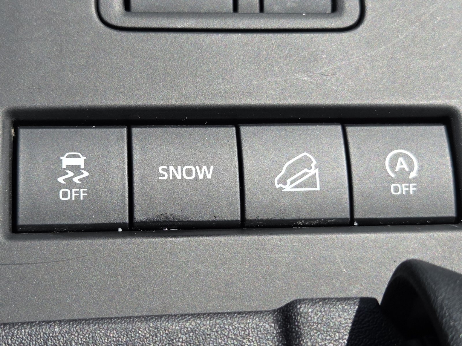 Used 2022 Toyota Highlander XLE AWD/4WD image 10