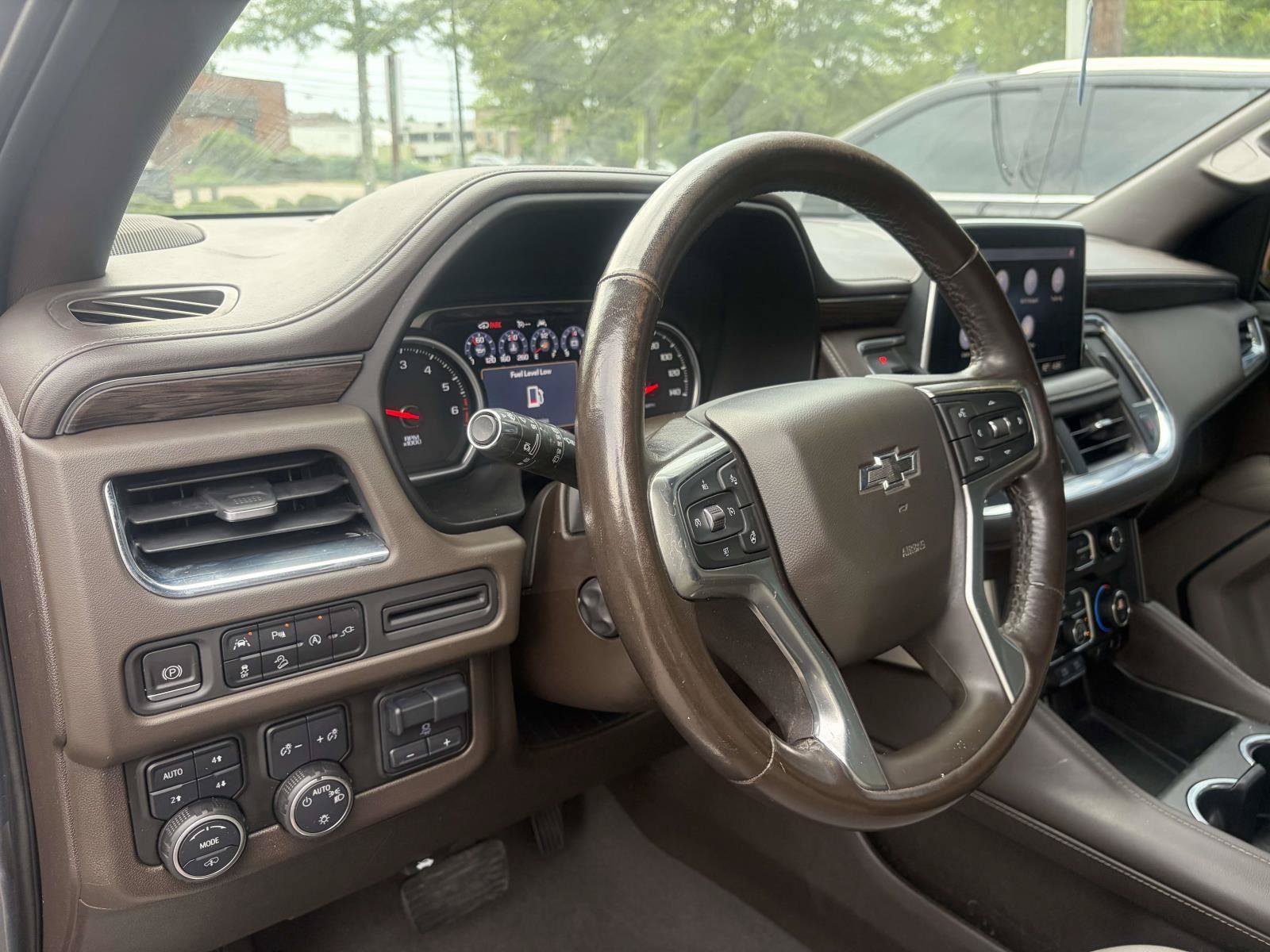 Used 2021 Chevrolet Tahoe Z71 w/ Z71 Off-Road Package AWD/4WD image 8