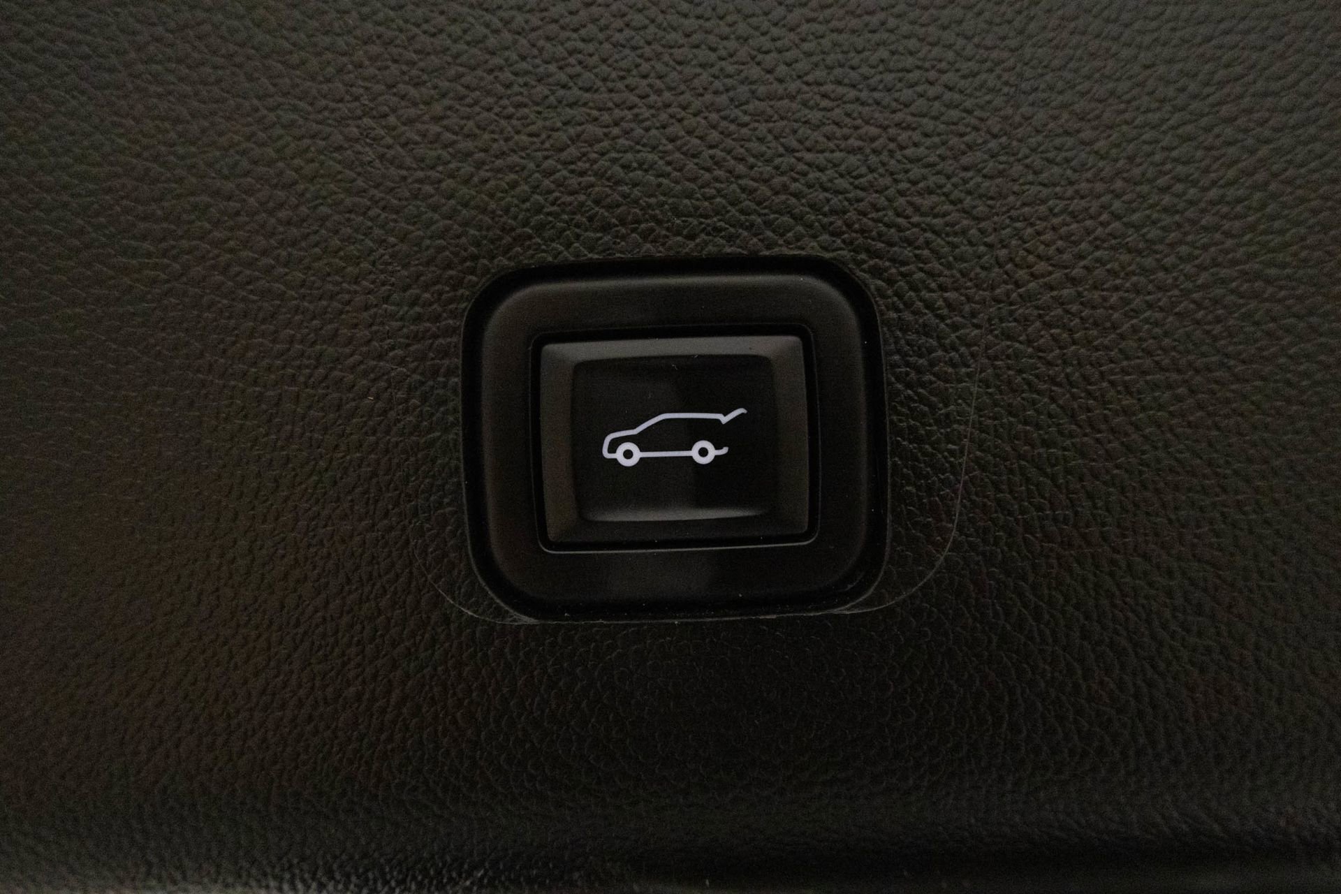 Used 2021 Chevrolet Traverse LT w/ LPO, Floor Liner Package image 35