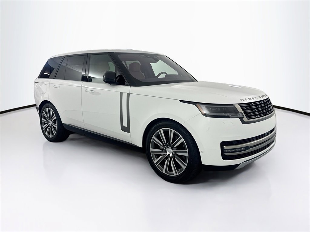 Used 2023 Land Rover Range Rover SE image 3