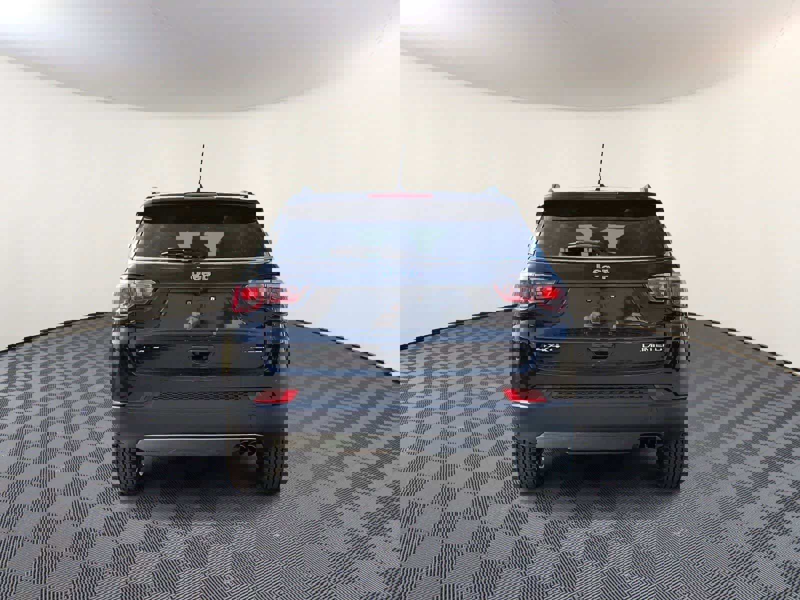 Used 2017 Jeep Compass Limited w/ Navigation Group image 6