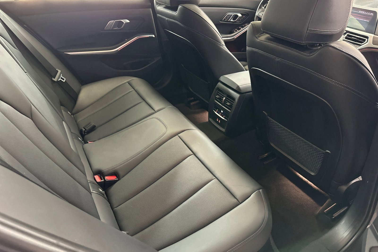 Used 2022 BMW 330i Sedan w/ Driving Assistance Package image 30