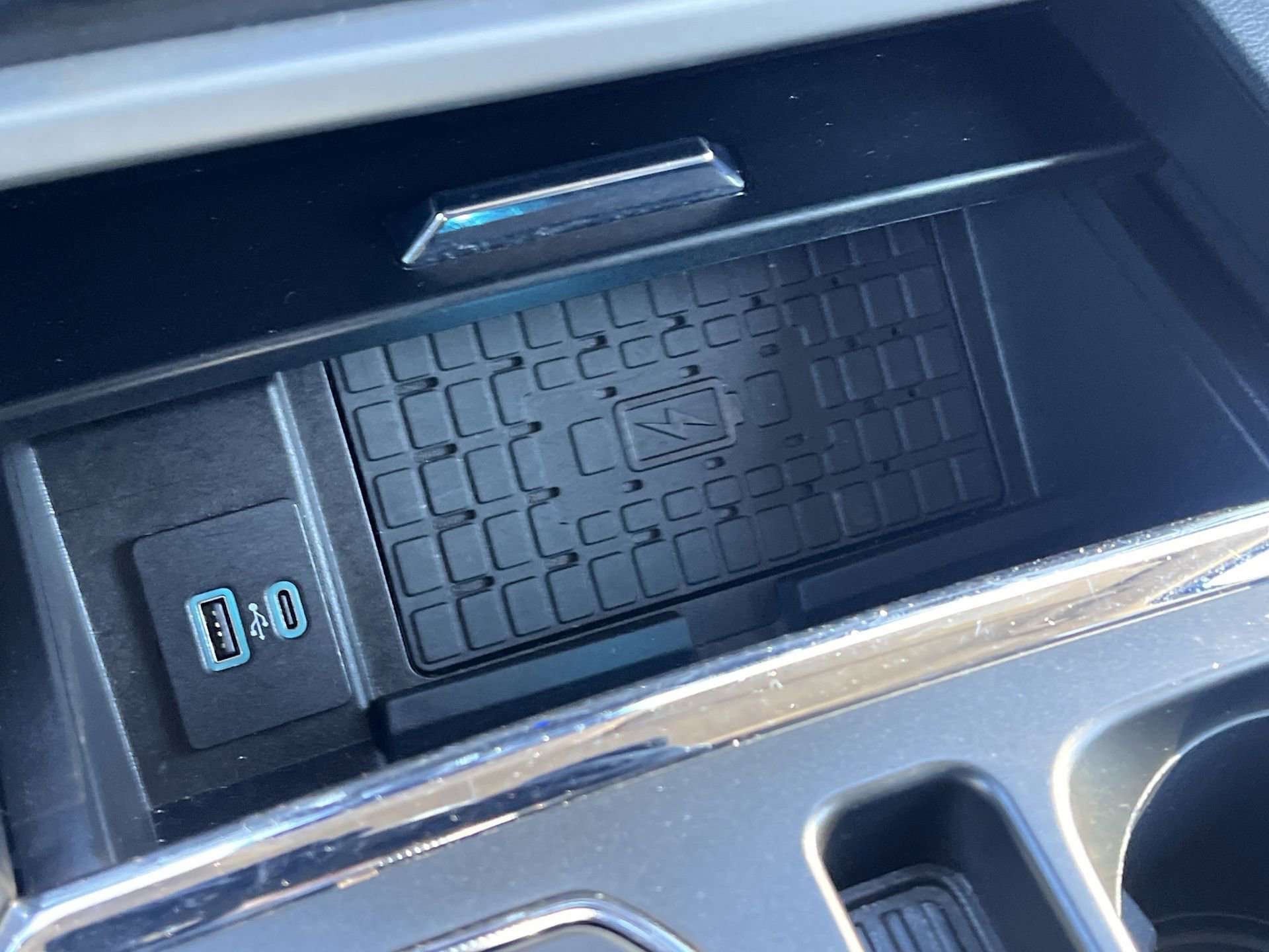 Certified 2024 Ford Expedition Max XLT image 10