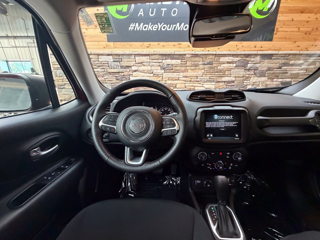 Used 2023 Jeep Renegade Latitude w/ Premium Group AWD/4WD image 32