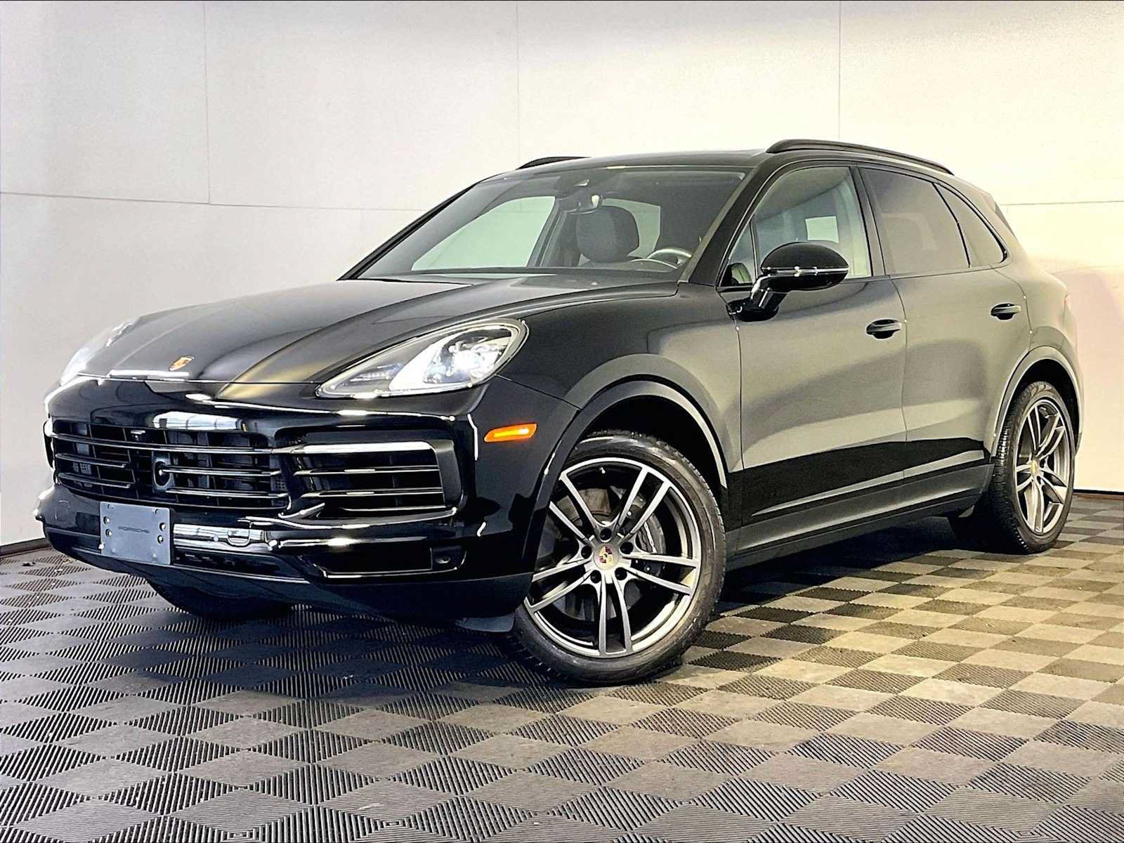 Certified 2023 Porsche Cayenne AWD/4WD image 1