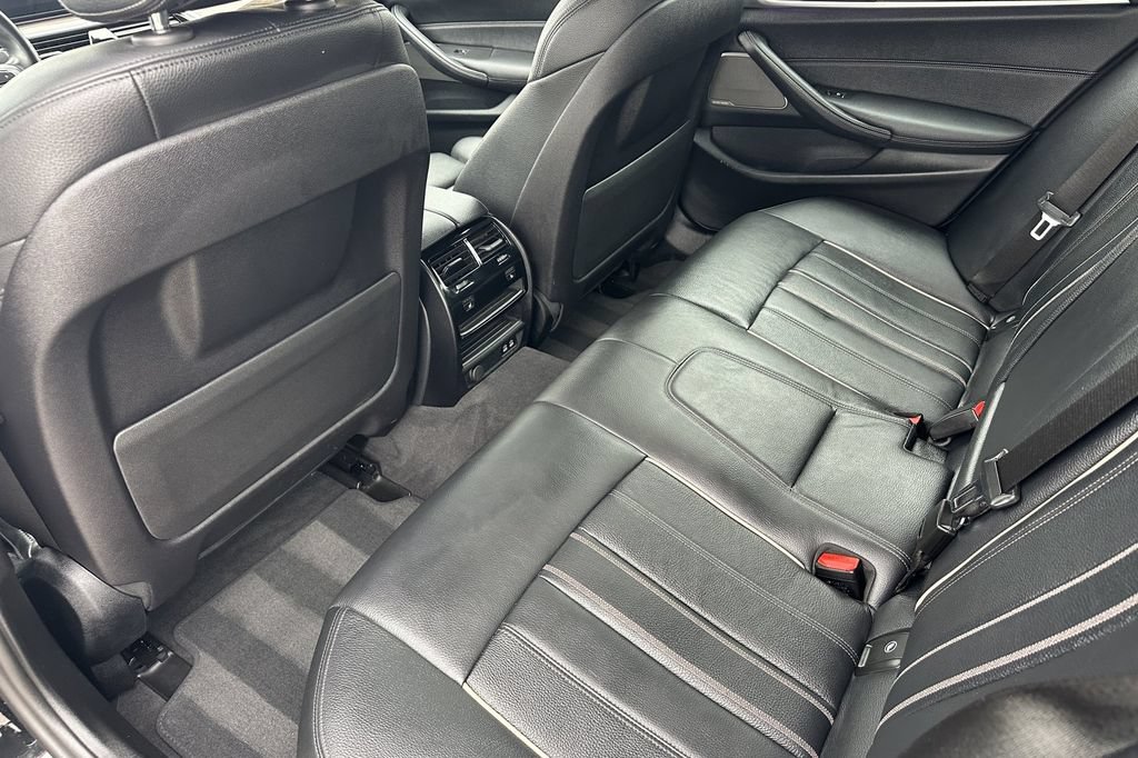 Used 2023 BMW 540i w/ M Sport Package RWD image 12