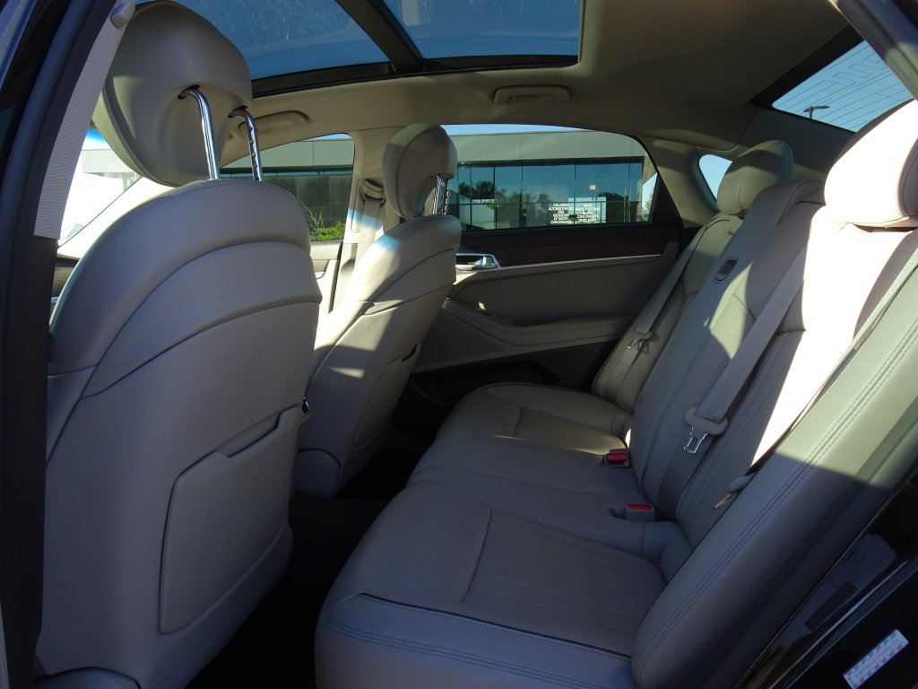 Used 2015 Hyundai Genesis 3.8 w/ Option Group 03 AWD/4WD image 17