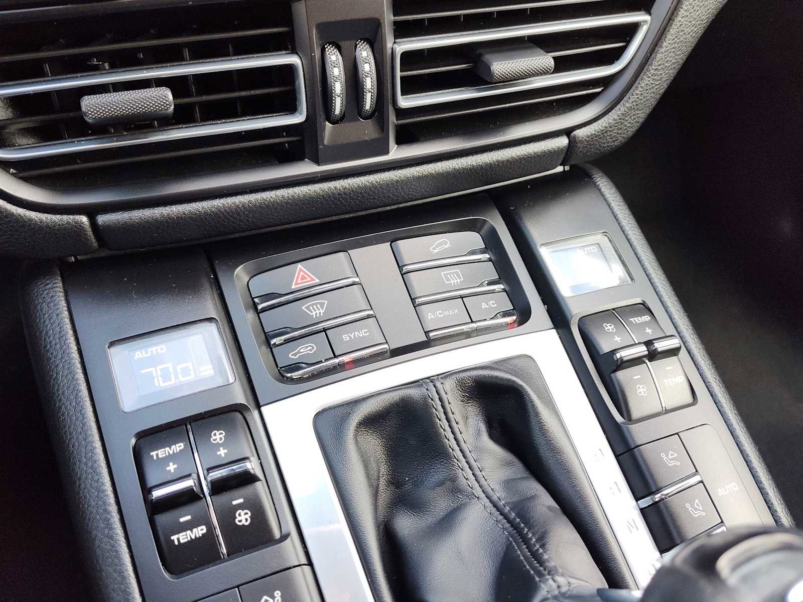 Used 2020 Porsche Macan image 13