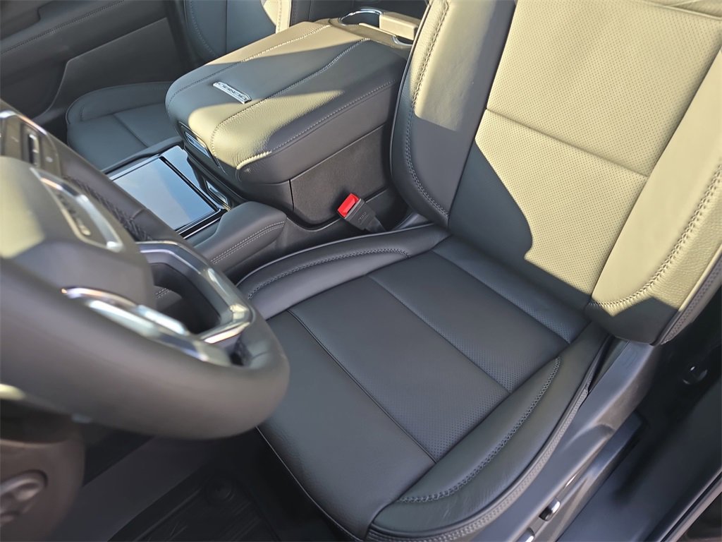 New 2026 GMC Yukon Denali w/ Sun & Power Step Package image 16