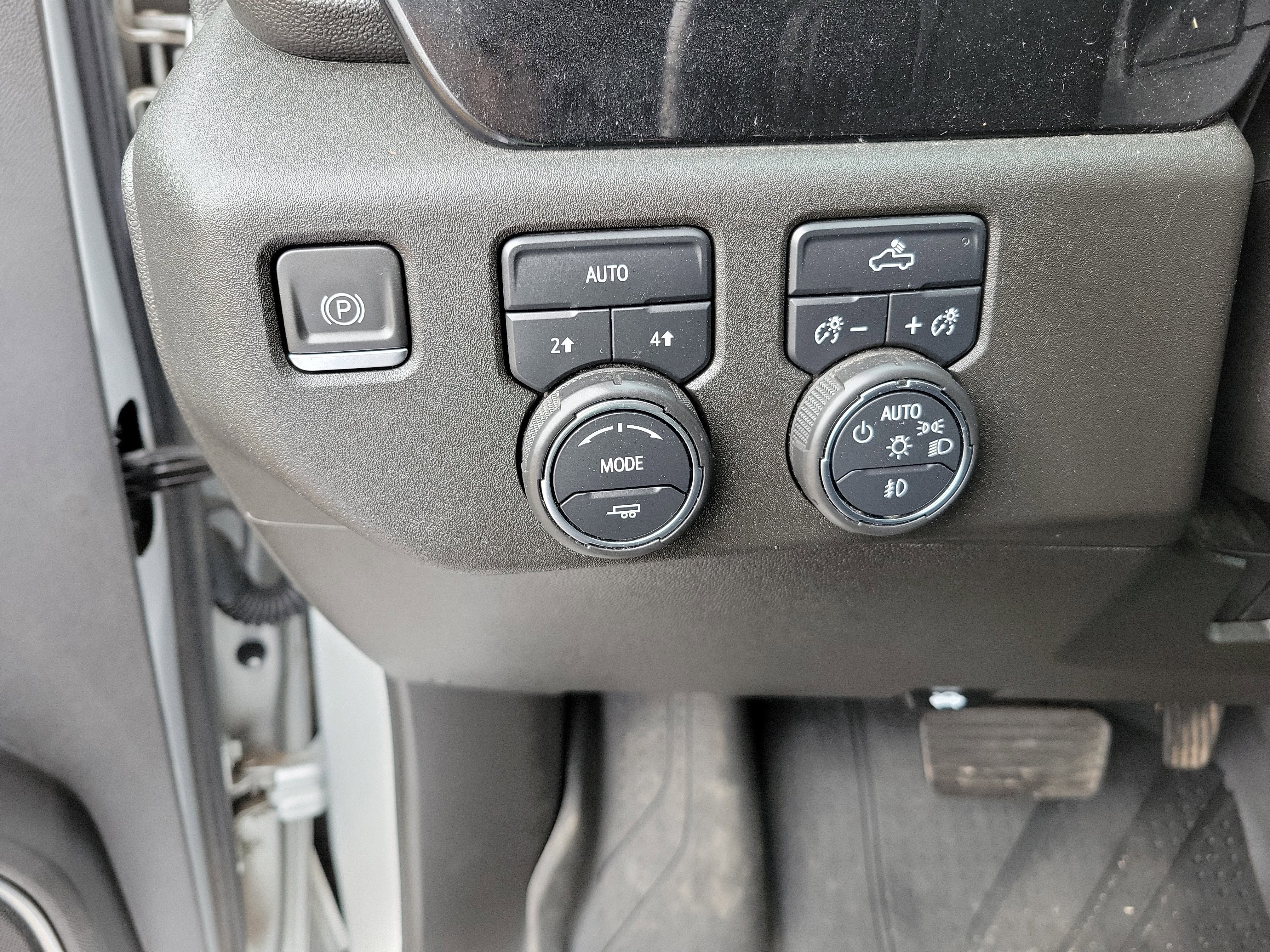 Used 2022 Chevrolet Silverado 1500 RST w/ LPO, Dark Essentials Package image 17