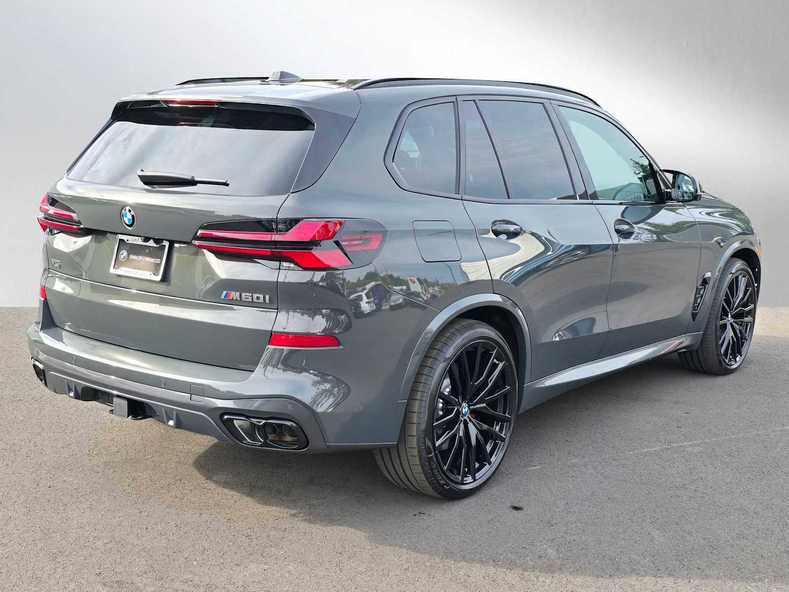 New 2026 BMW X5 M60i image 3