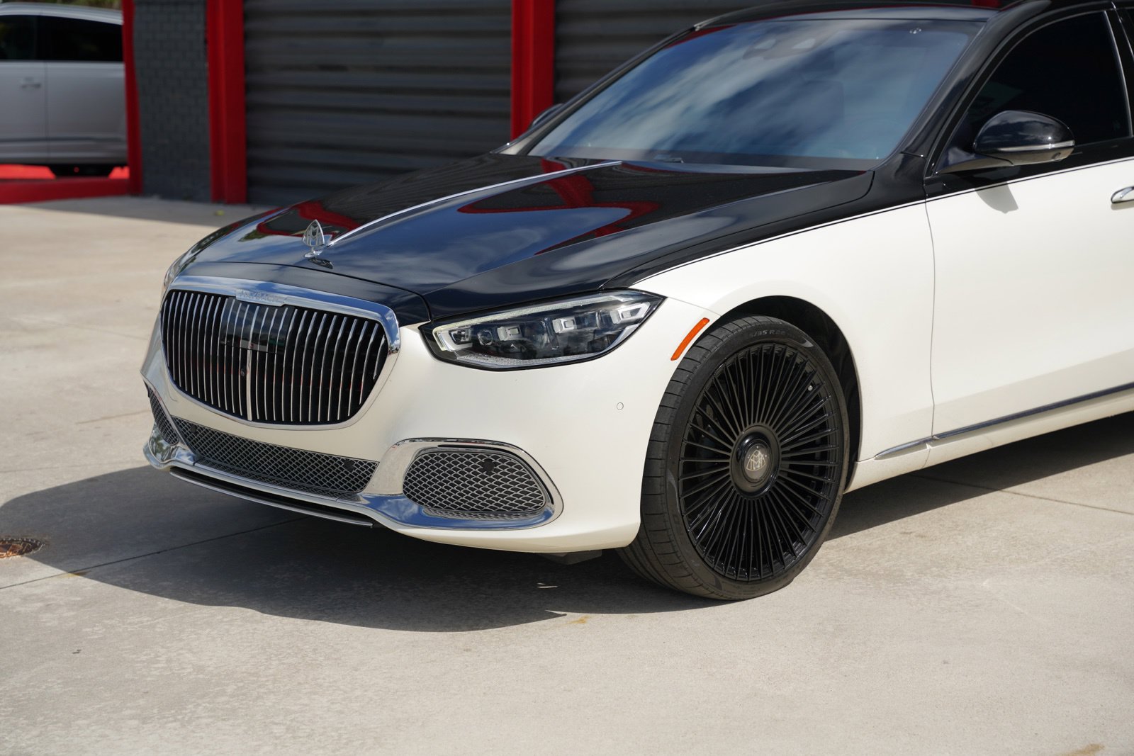 Used 2021 Mercedes-Benz Maybach S 580 4MATIC image 2