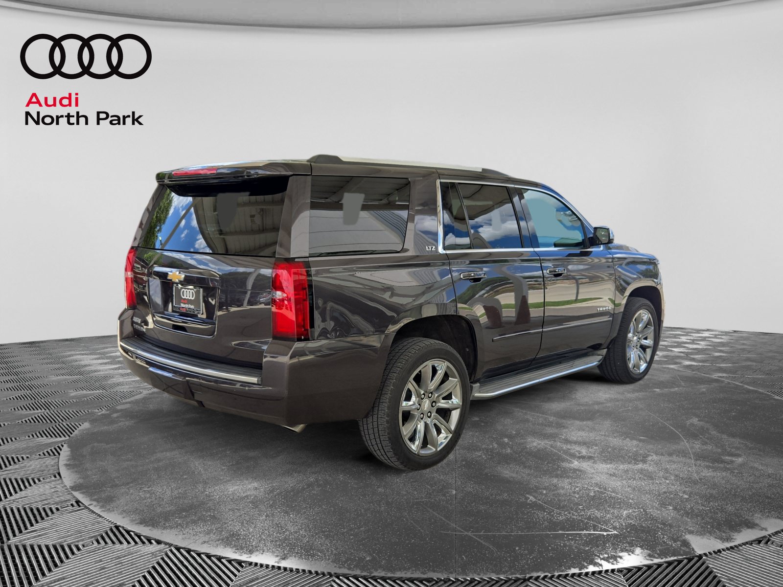 Used 2015 Chevrolet Tahoe LTZ w/ Max Trailering Package RWD image 5