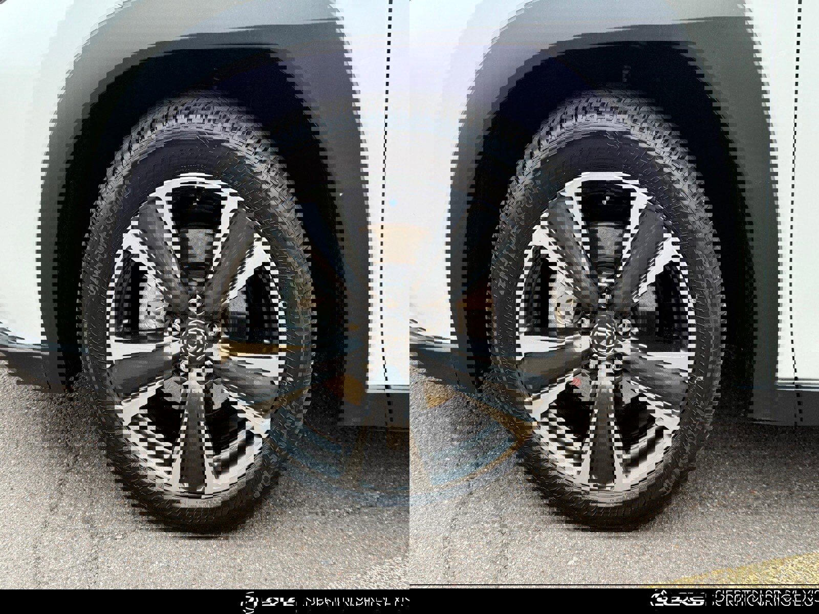 Certified 2025 Lexus UX 300h FWD image 11