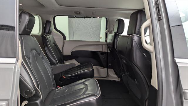 Used 2023 Chrysler Pacifica Limited image 21