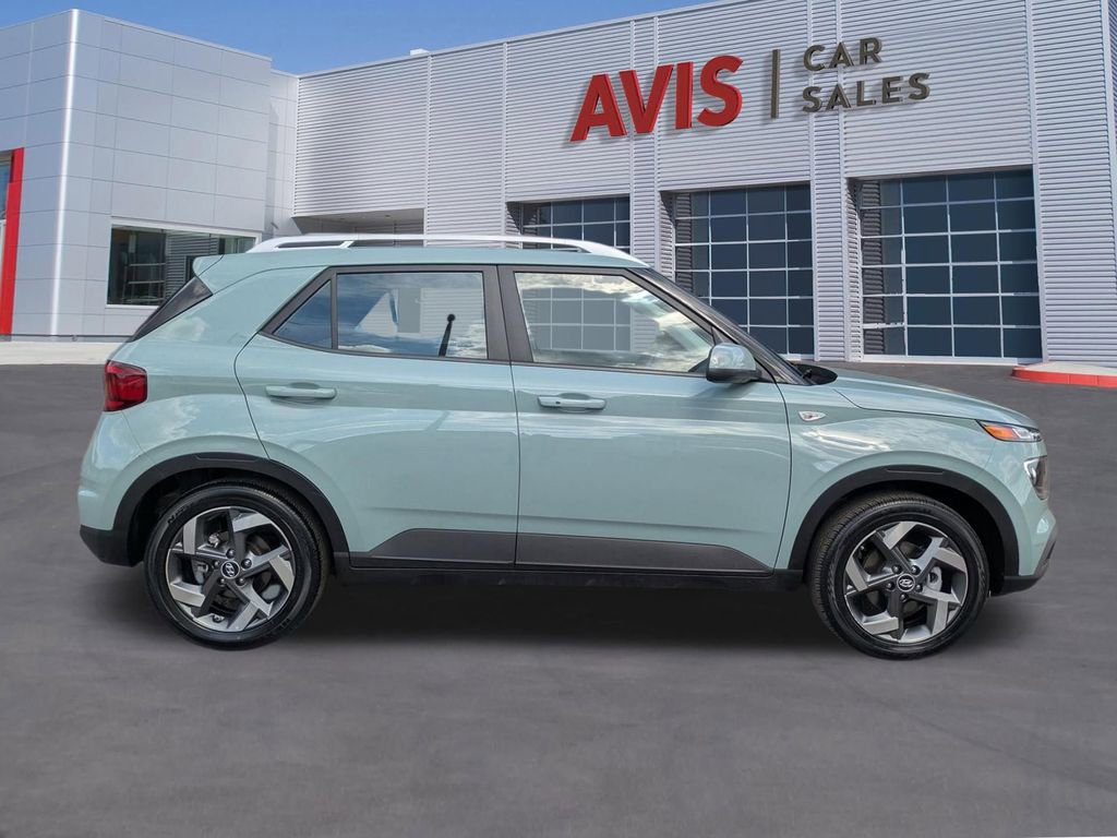 Used 2025 Hyundai Venue SEL FWD image 5