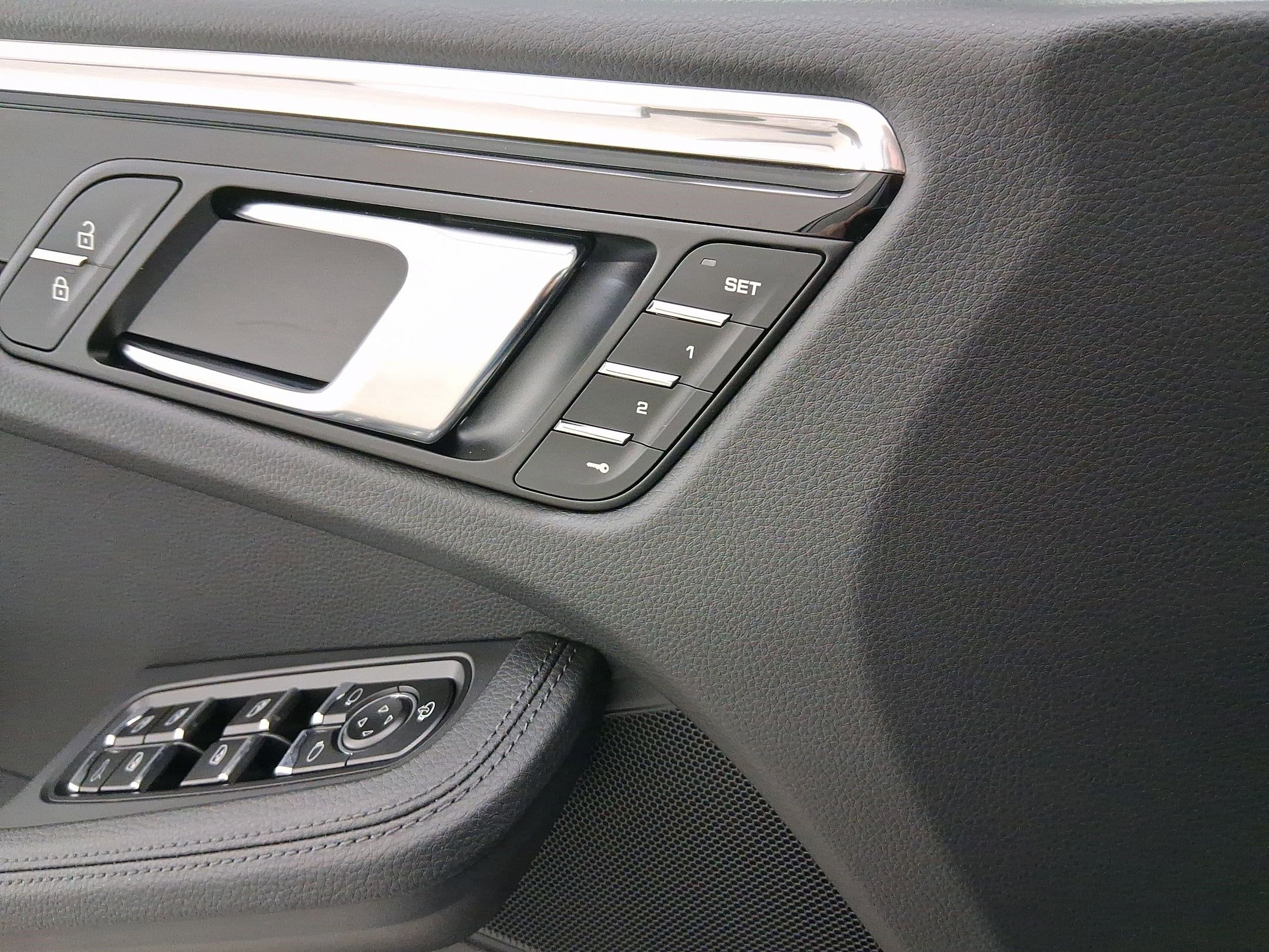 New 2026 Porsche Macan image 13