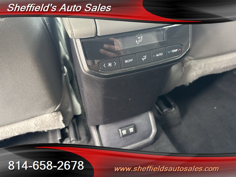 Used 2020 Toyota Highlander L AWD/4WD image 35