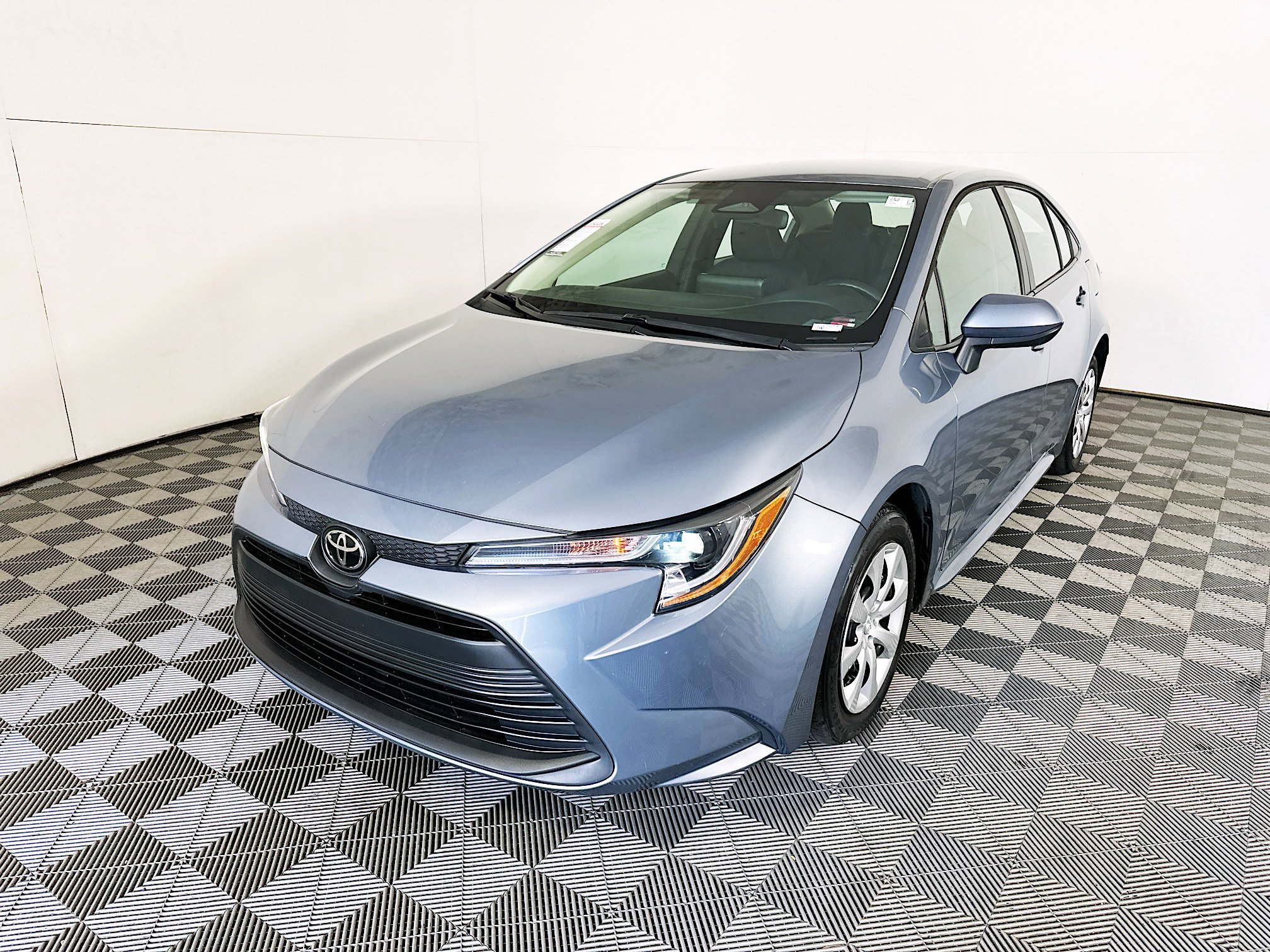 Used 2024 Toyota Corolla LE FWD image 7