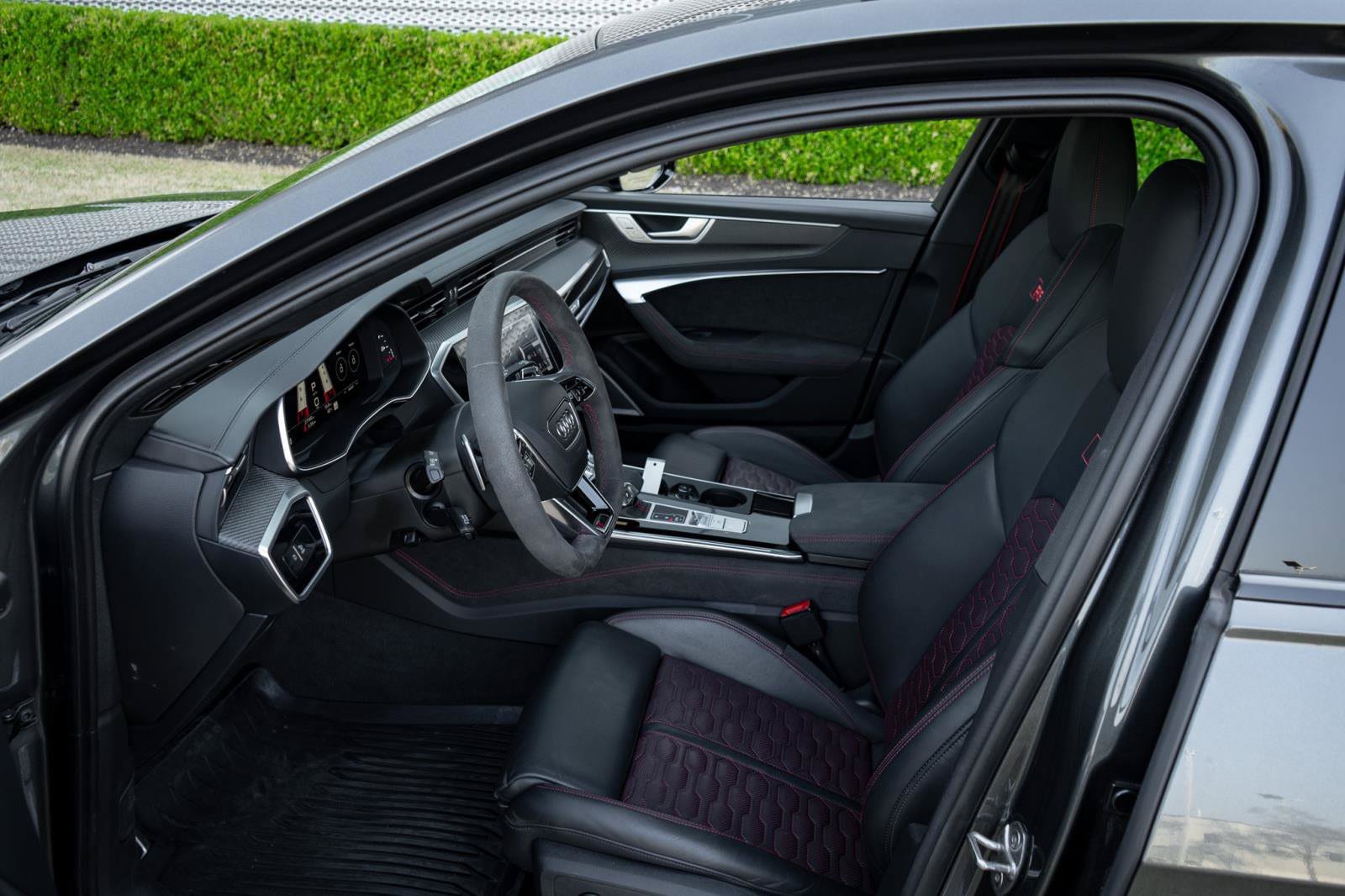 Certified 2024 Audi RS 6 performance AWD/4WD image 29