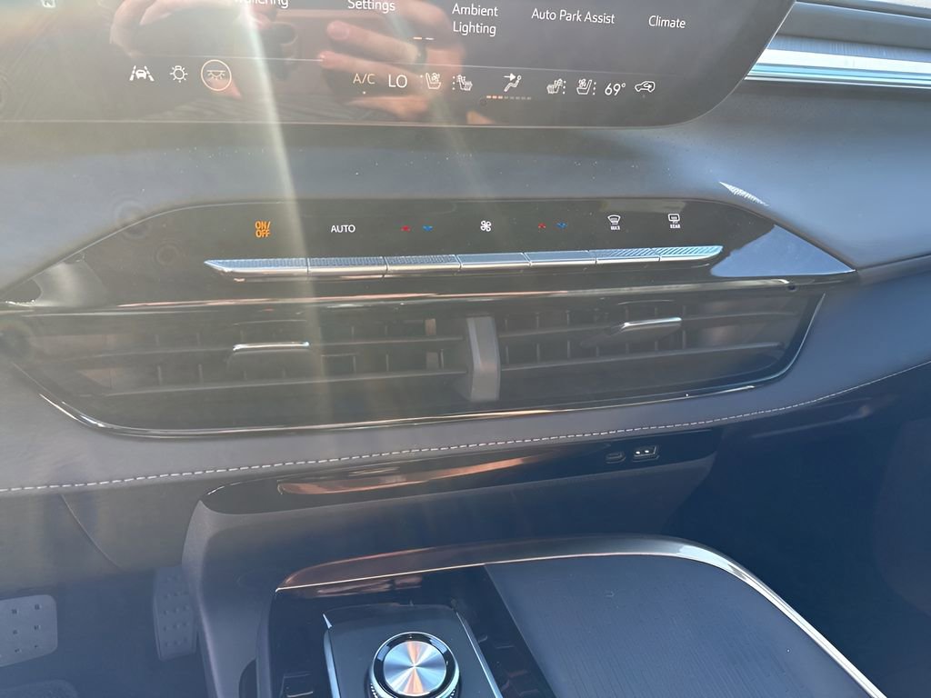 New 2026 Buick Enclave Avenir w/ Super Cruise Package image 33