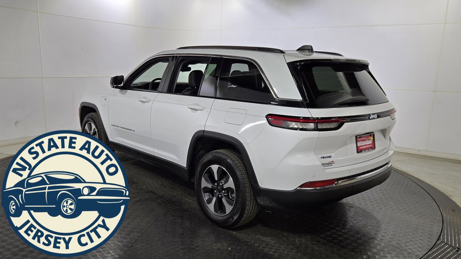 Used 2022 Jeep Grand Cherokee Limited 4xe image 5