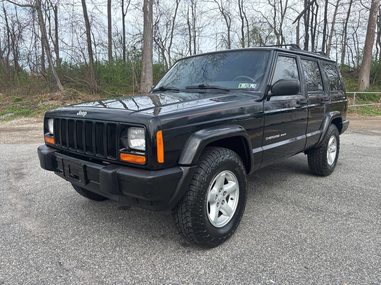 Used 2000 Jeep Cherokee Sport image 3