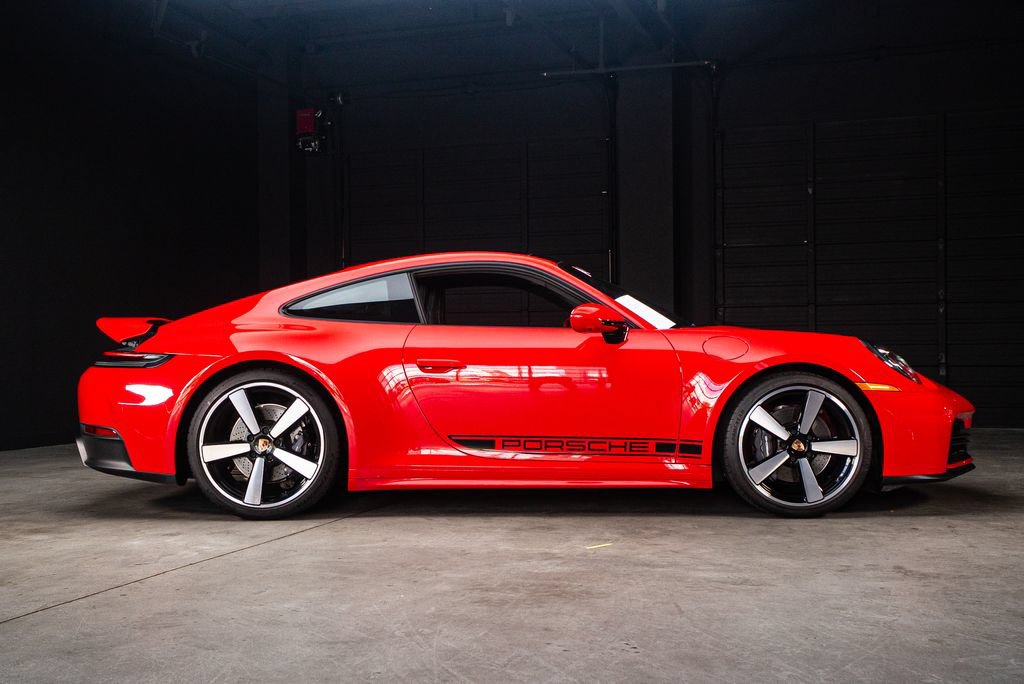 Used 2025 Porsche 911 Carrera RWD image 13